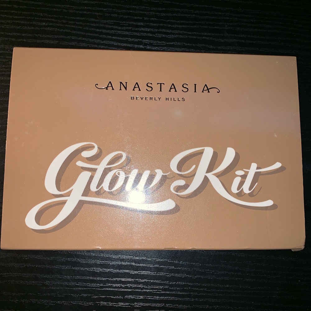 Anastasia Glow kit